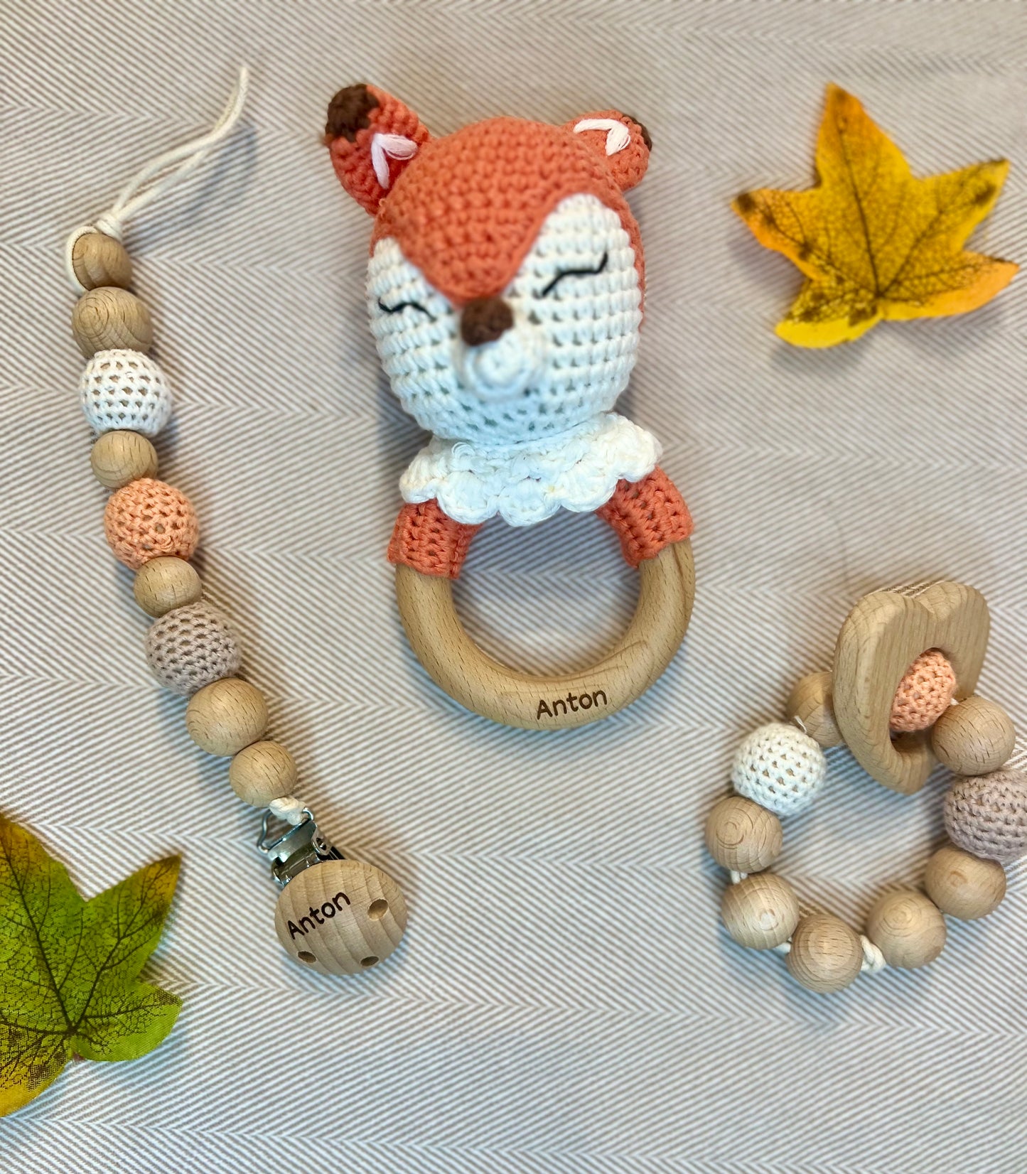 Baby Geschenkset (personalisiert) - Orange Fuchs-Set Rassel, Schnullerkette und Beißring