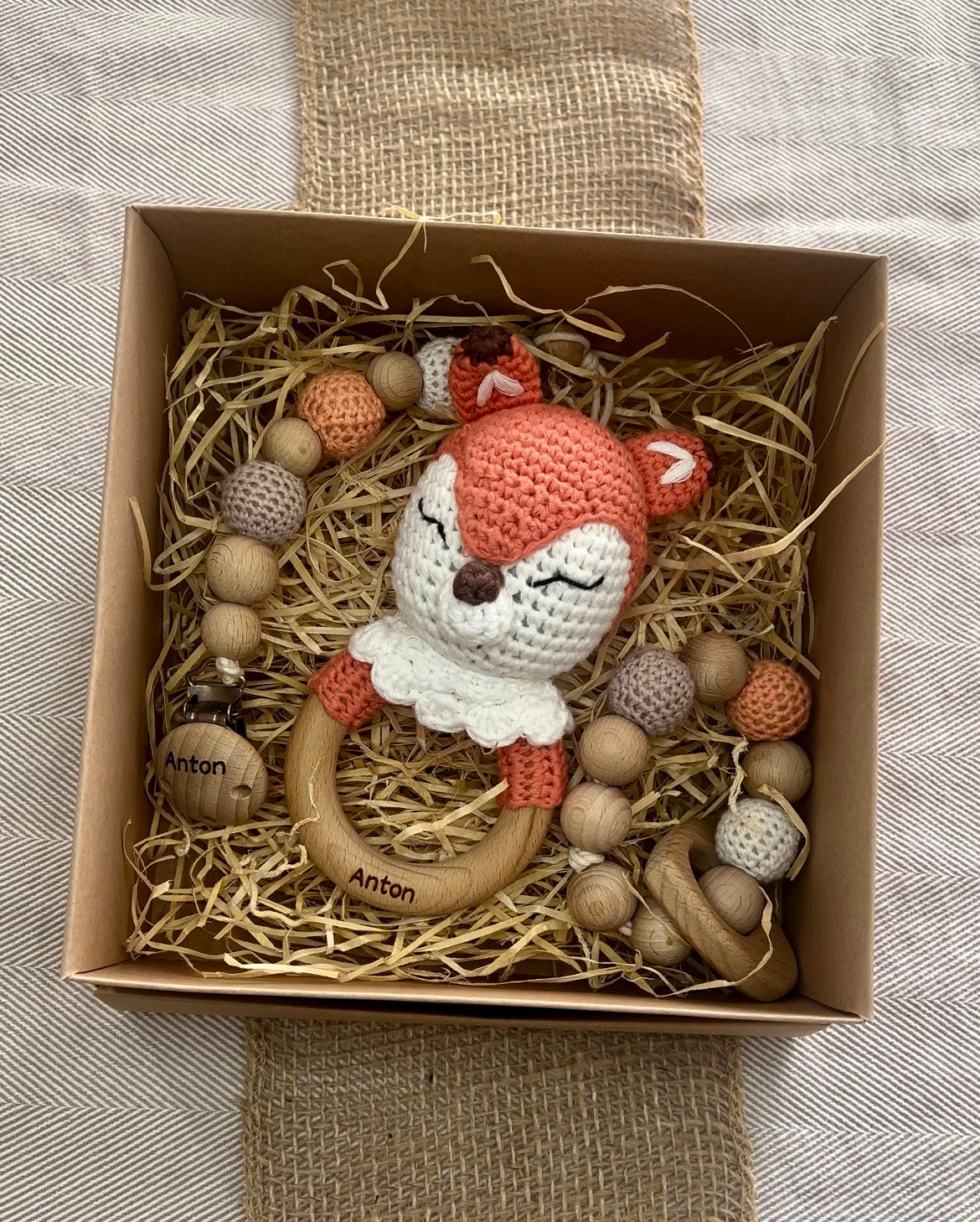 Baby Geschenkset (personalisiert) - Orange Fuchs-Set Rassel, Schnullerkette und Beißring