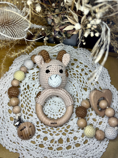 Baby Geschenkset (personalisiert) - Beige Giraffe-Set Rassel, Schnullerkette und Beißring
